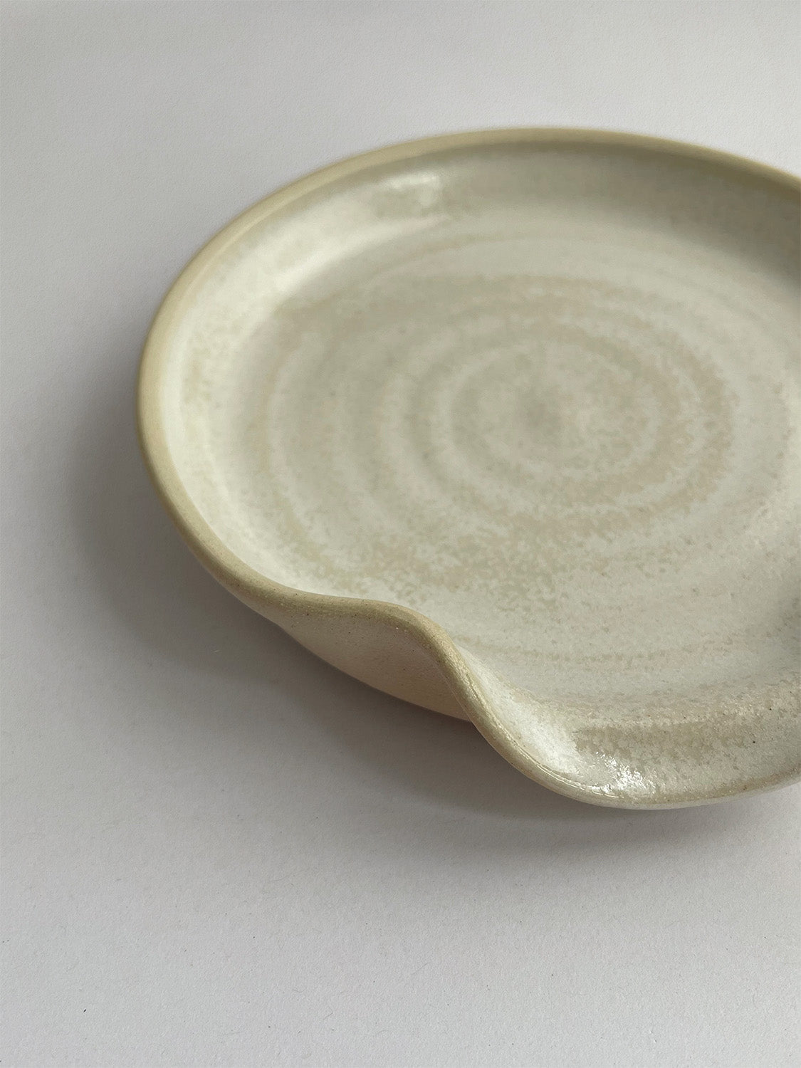 Warm White Speckle ceramic spoon rest - detail.
