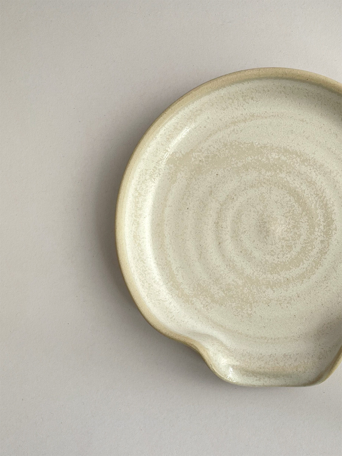 Warm White Speckle ceramic spoon rest - top detail.