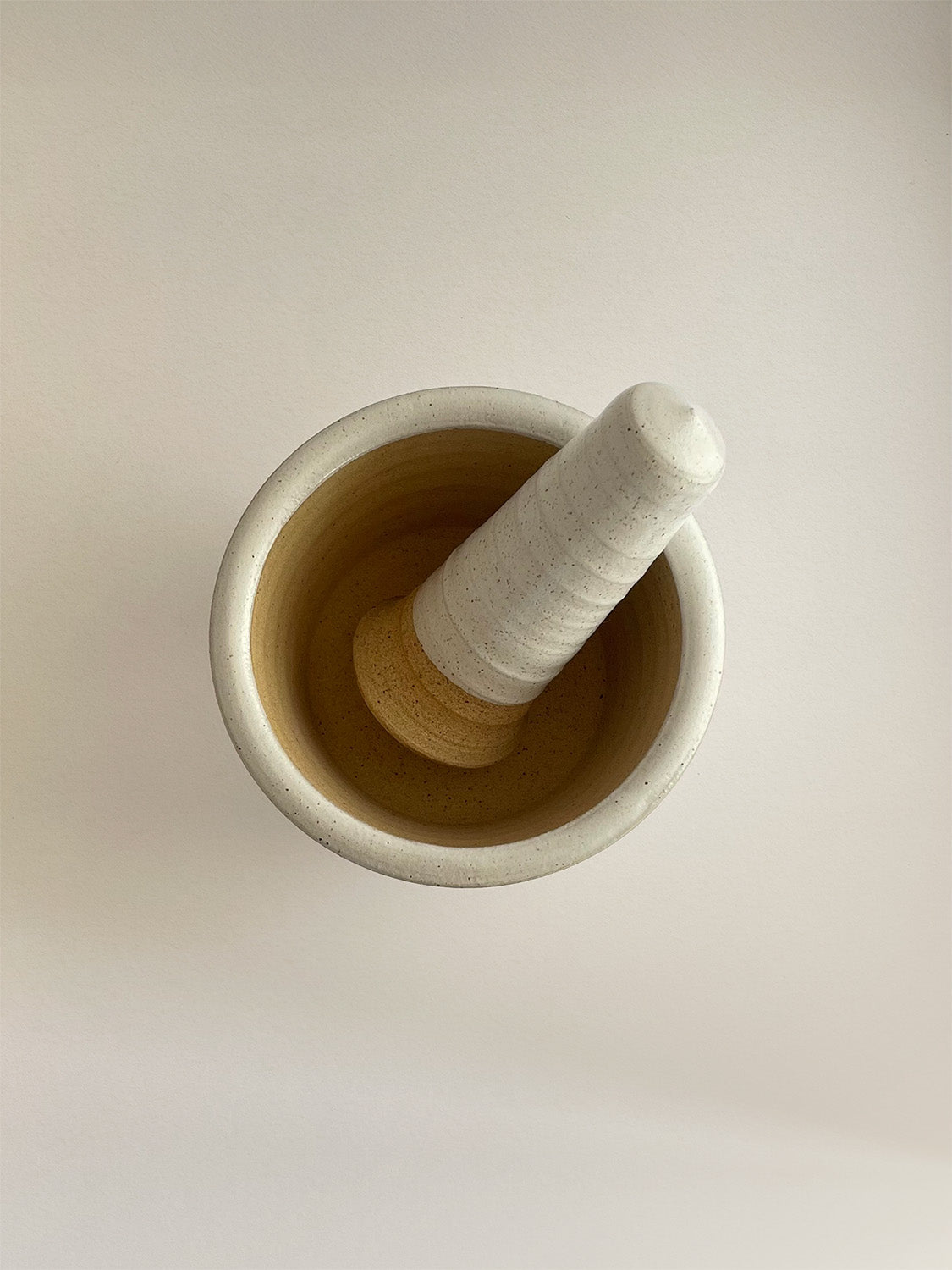 White Speckle Handmade Ceramic Pestle & Mortar | 11cm
